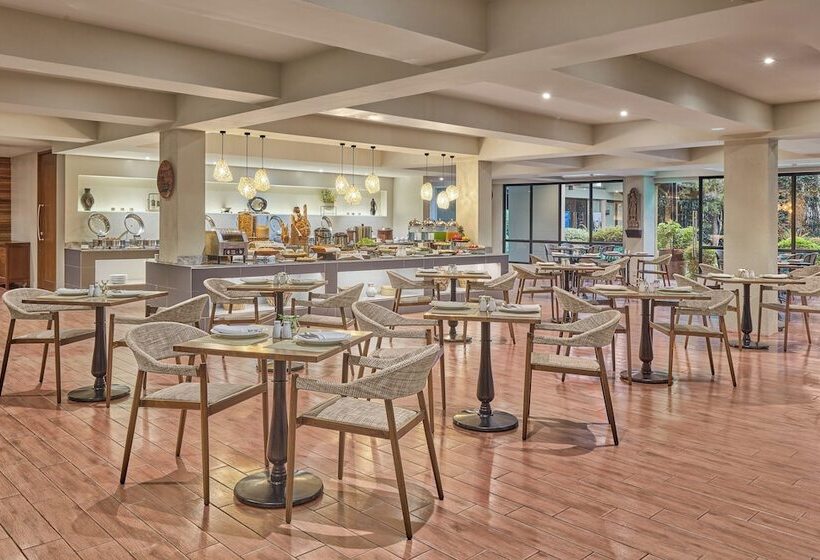 בית מלון כפרי Holiday Inn & Suites Batangas Limapark, An Ihg