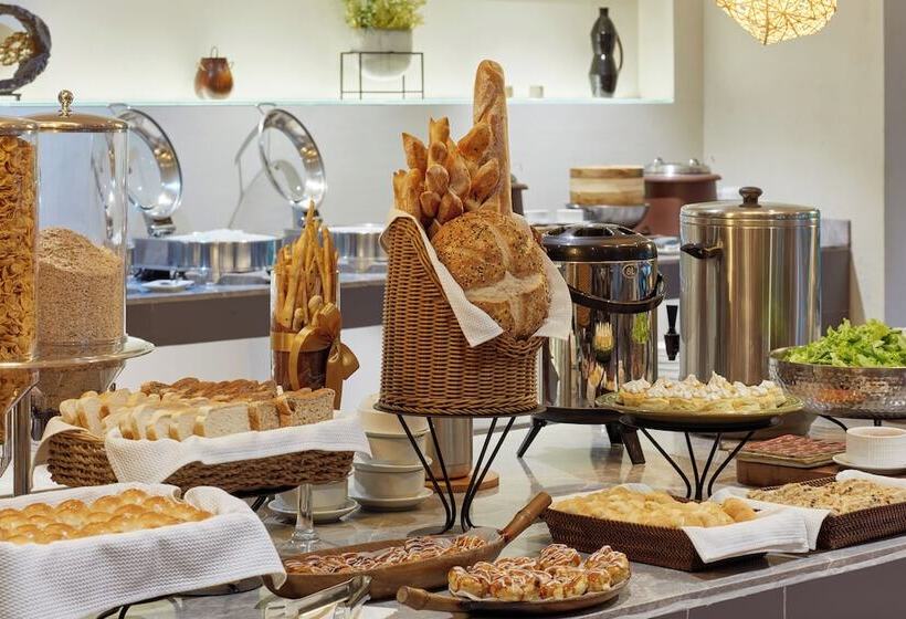 בית מלון כפרי Holiday Inn & Suites Batangas Limapark, An Ihg