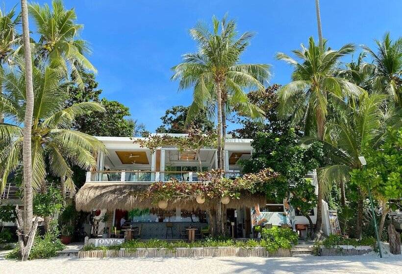 בית מלון כפרי Jony S Beach Resort