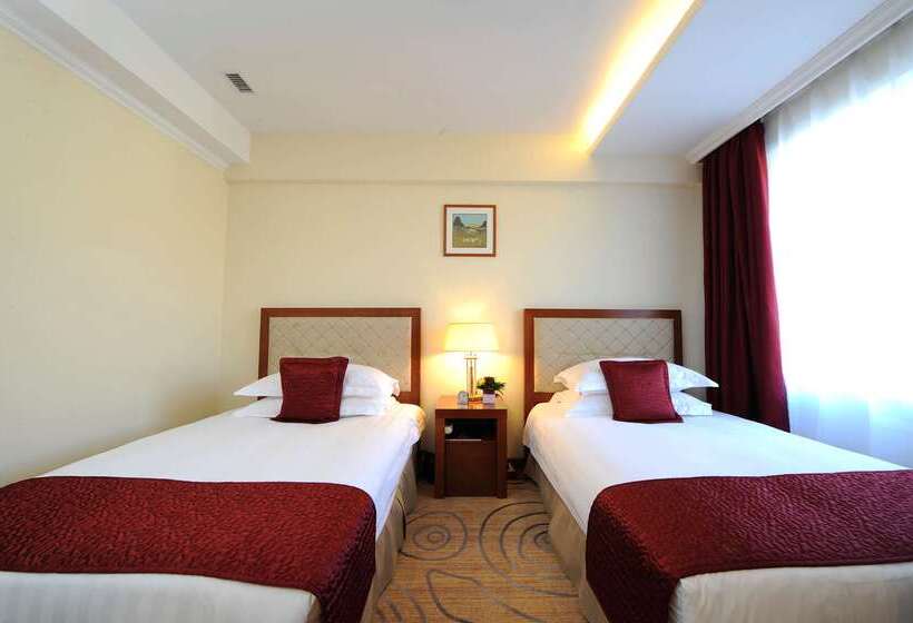 Kempinski Hotel Khan Palace