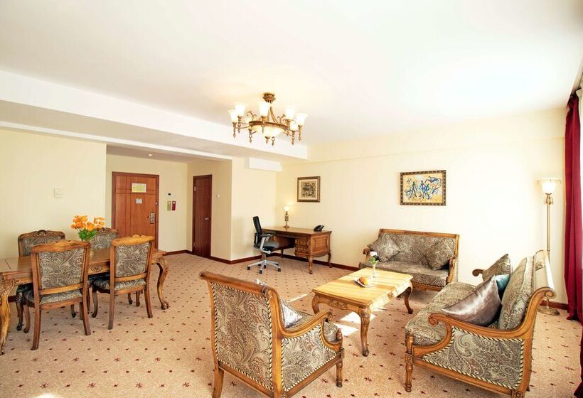 Kempinski Hotel Khan Palace