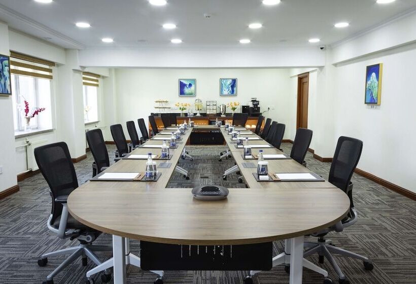 Kempinski Hotel Khan Palace