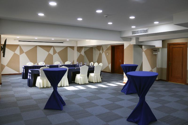 Kempinski Hotel Khan Palace