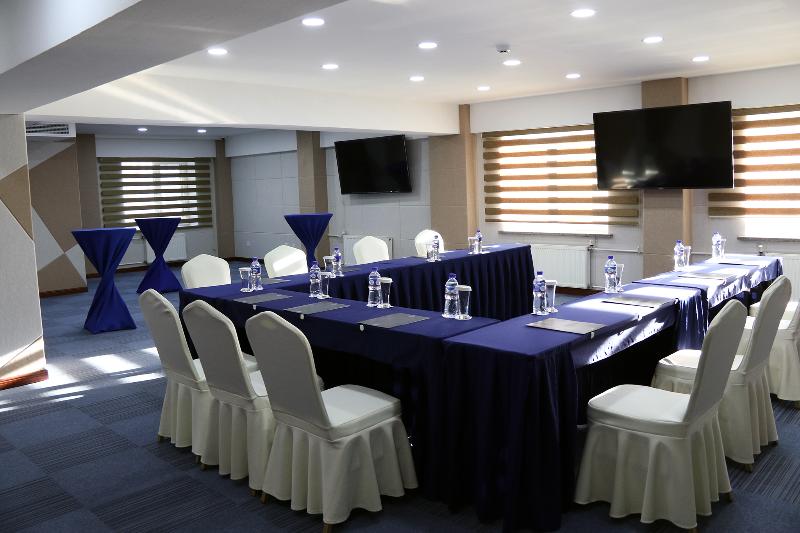 Kempinski Hotel Khan Palace