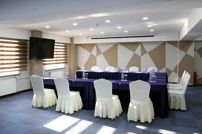 Kempinski Hotel Khan Palace