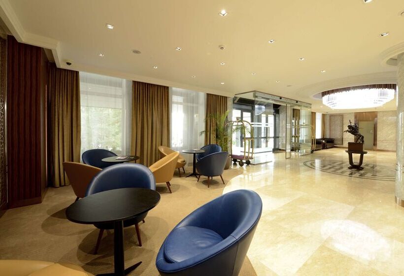 Kempinski Hotel Khan Palace