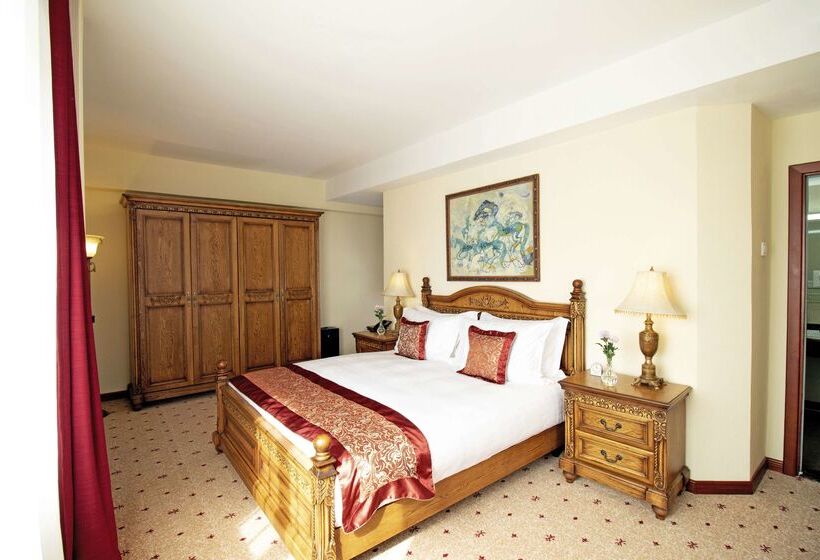 Kempinski Hotel Khan Palace