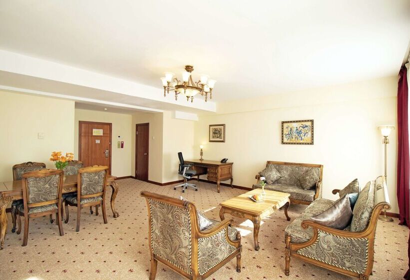 Kempinski Hotel Khan Palace