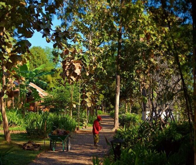 בית מלון כפרי La Folie Lodge