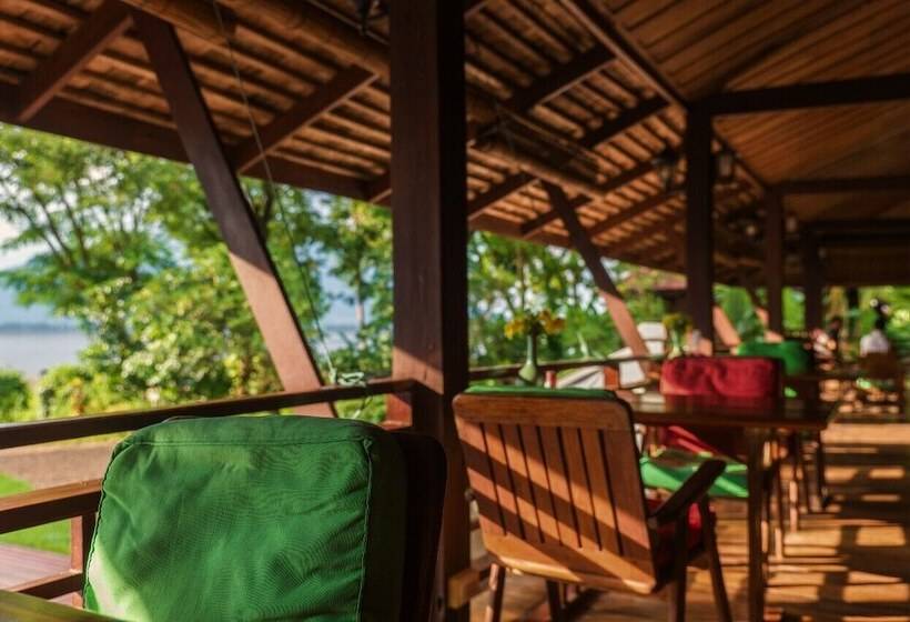 هتل La Folie Lodge