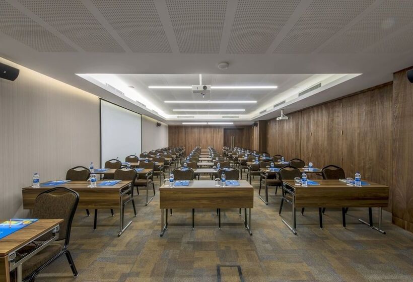 Le Bleu Hotel & Resort Kusadasi