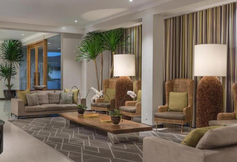 ホテル Holiday Inn & Suites Batangas Limapark, An Ihg