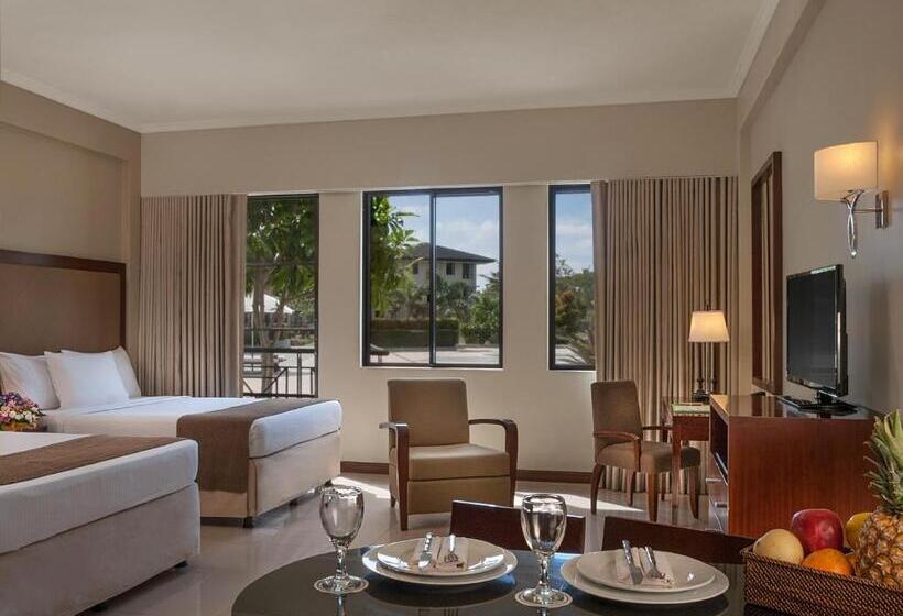 בית מלון כפרי Holiday Inn & Suites Batangas Limapark, An Ihg