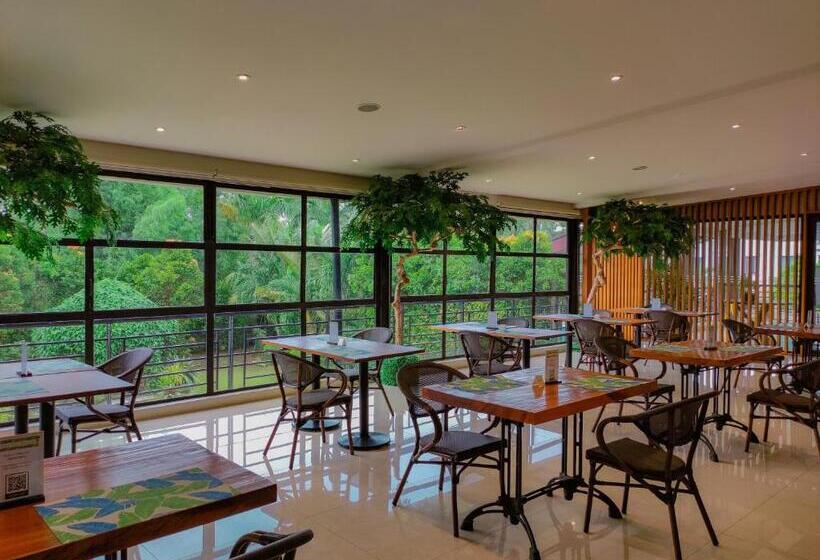 בית מלון כפרי Holiday Inn & Suites Batangas Limapark, An Ihg