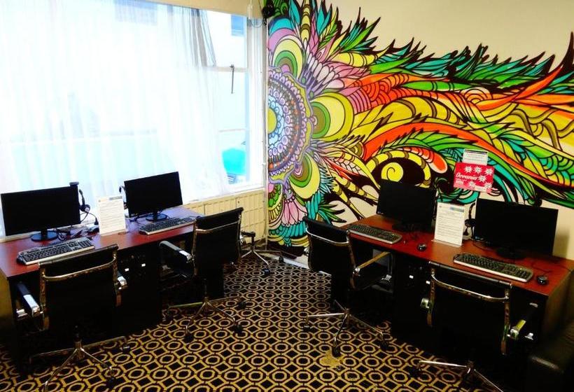 酒店 Lodge In The City