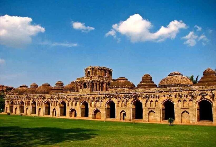 בית מלון כפרי Malligi,hampi