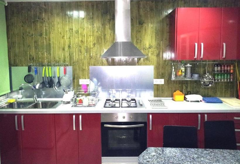 هتل Pensión Universal