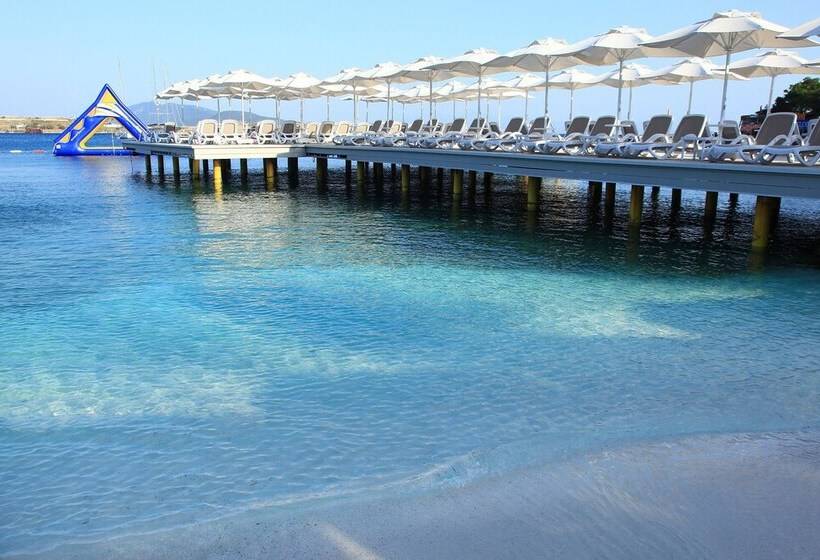 Royal Arena Hotel & Resort Spa