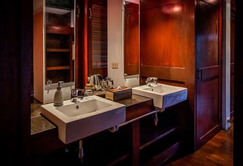 فندق The Sanctuary Pakbeng Lodge