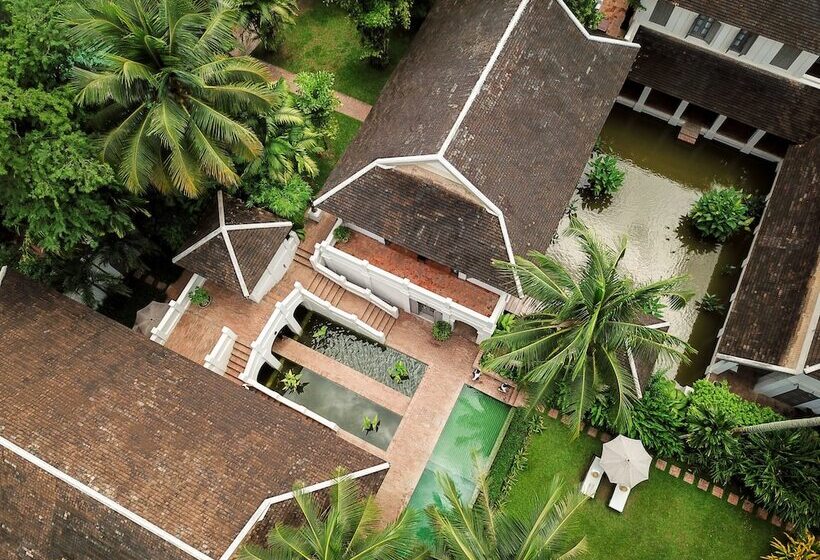 ホテル Satri House