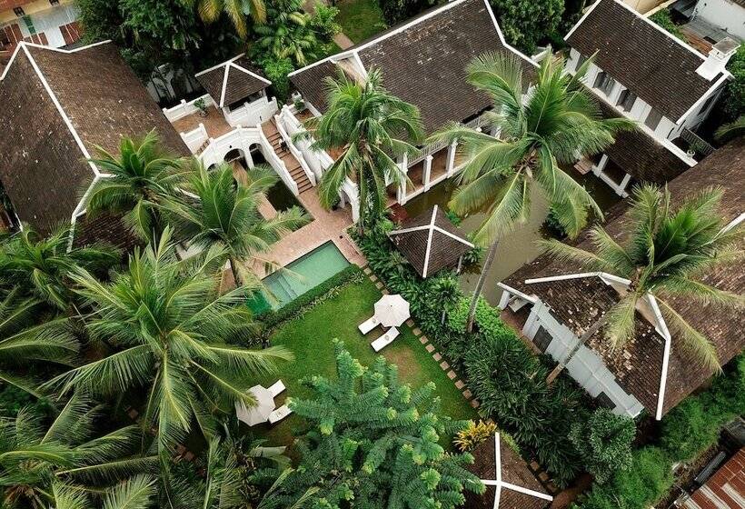 ホテル Satri House