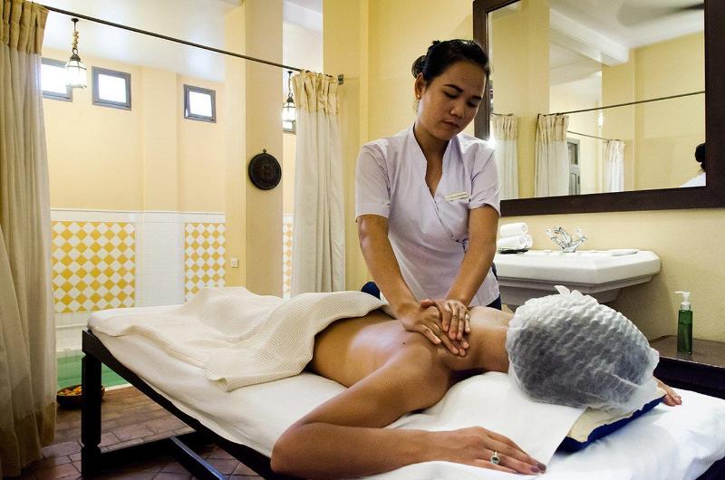 ホテル Satri House