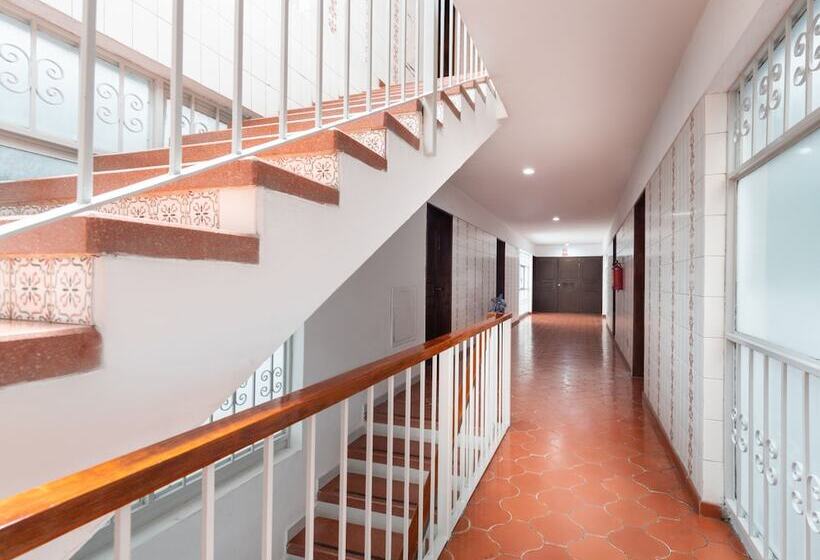 Отель Suites Internacional