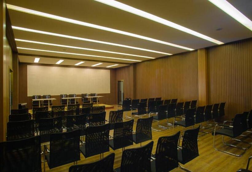 酒店 Swiss Lenana Mount