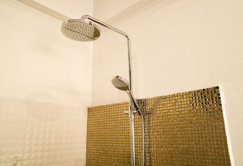 ホテル The Apsara