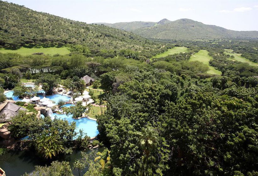 Отель The Cascades At Sun City Resort