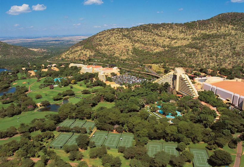 Отель The Cascades At Sun City Resort