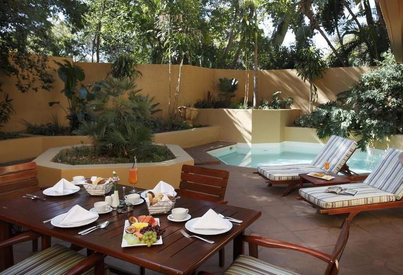 Отель The Cascades At Sun City Resort