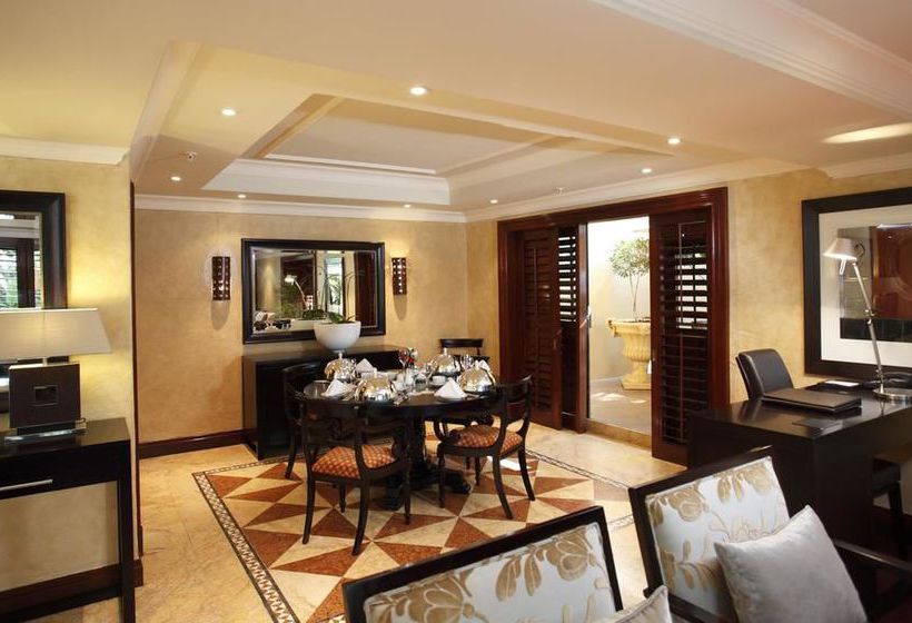 Отель The Cascades At Sun City Resort