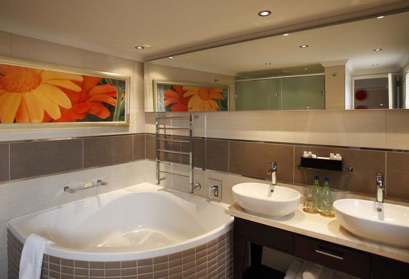 Отель The Cascades At Sun City Resort