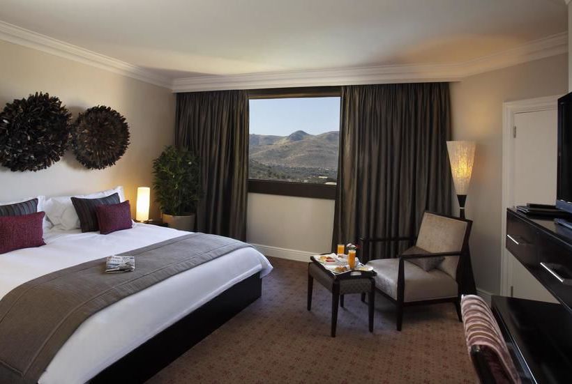 Отель The Cascades At Sun City Resort