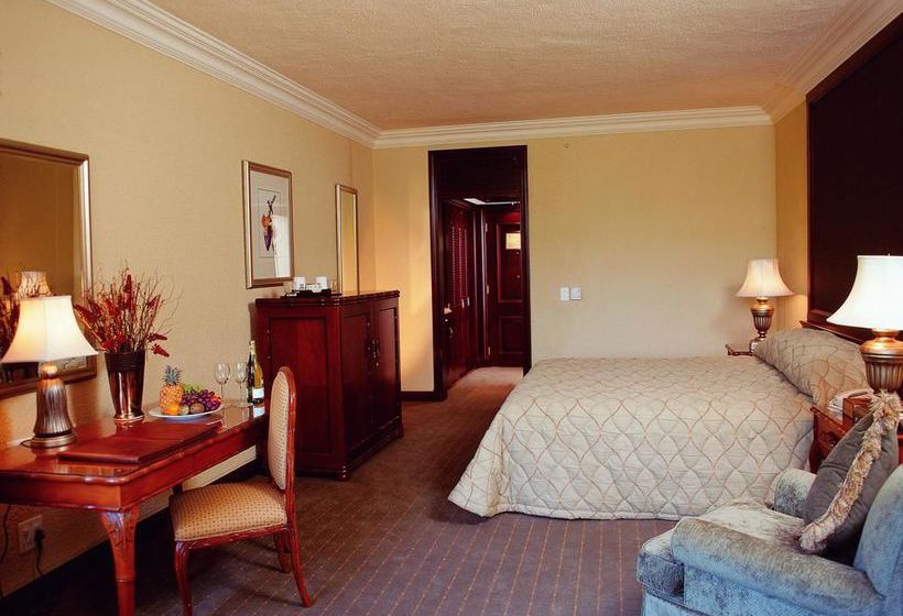 Отель The Cascades At Sun City Resort