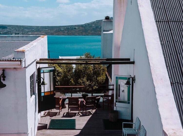 فندق The Farmhouse