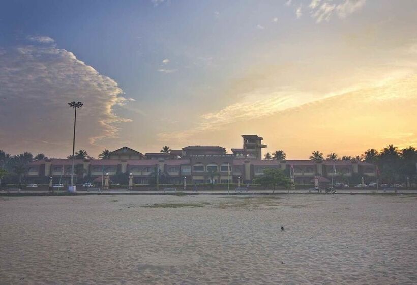 فندق Paradise Isle Beach Resort