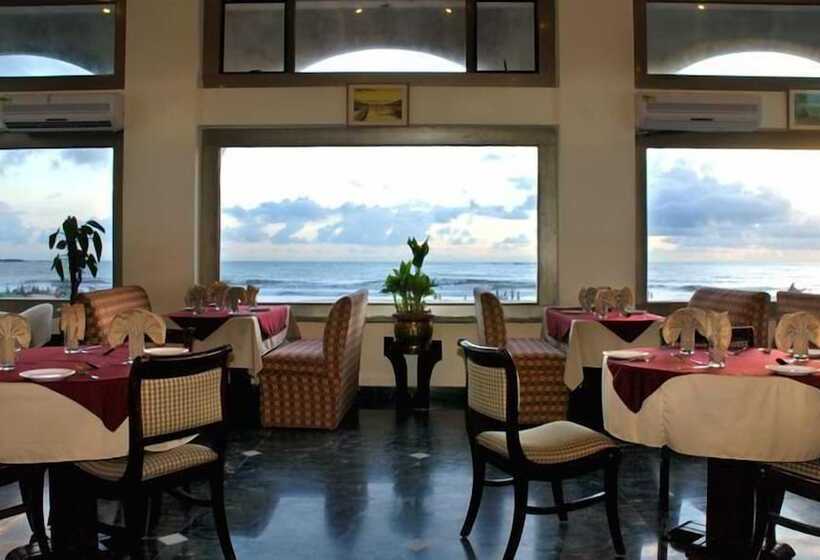 فندق Paradise Isle Beach Resort