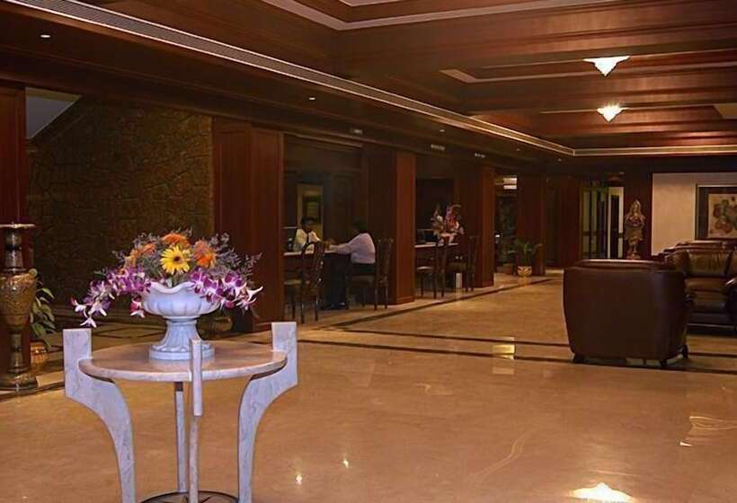 فندق Paradise Isle Beach Resort