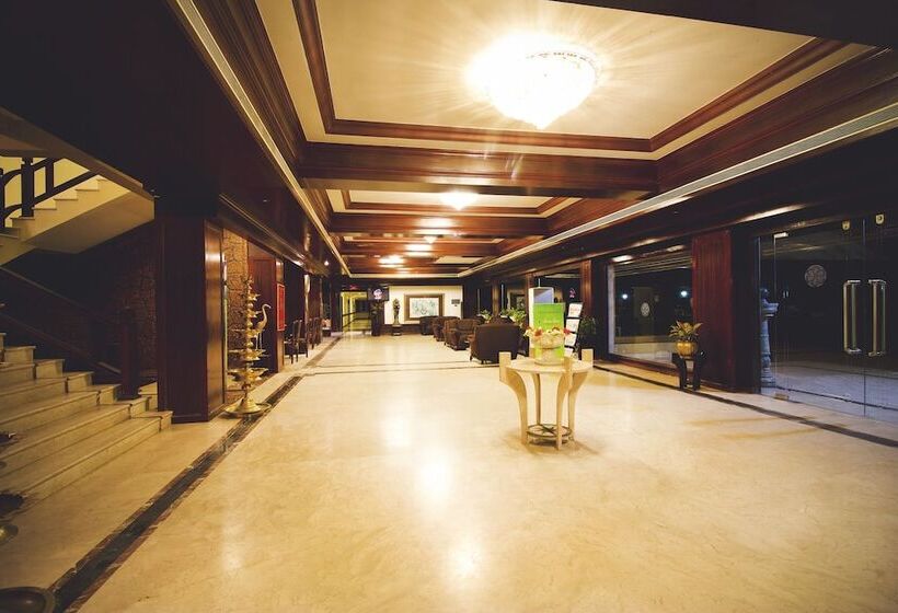 فندق Paradise Isle Beach Resort