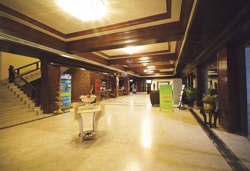 فندق Paradise Isle Beach Resort