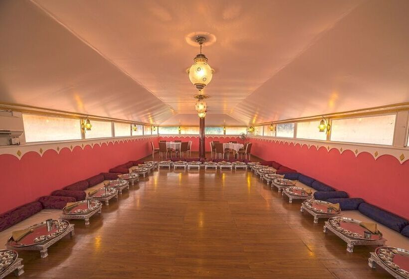 هتل Vijayshree Resort And Heritage Village