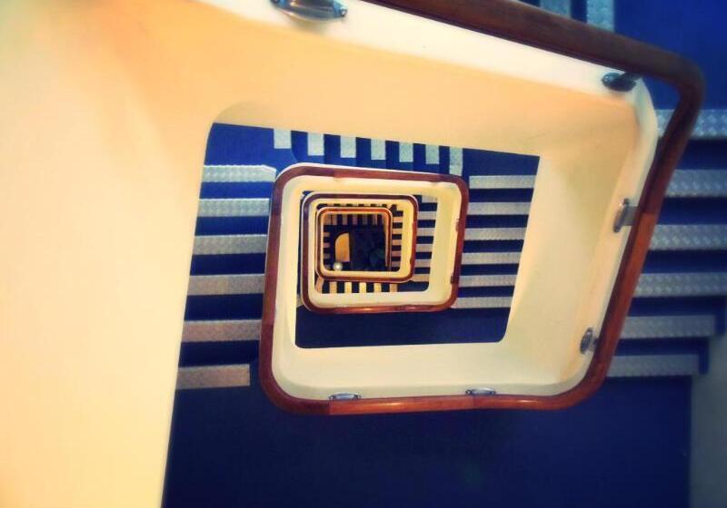 בית מלון כפרי Waterloo & Backpackers