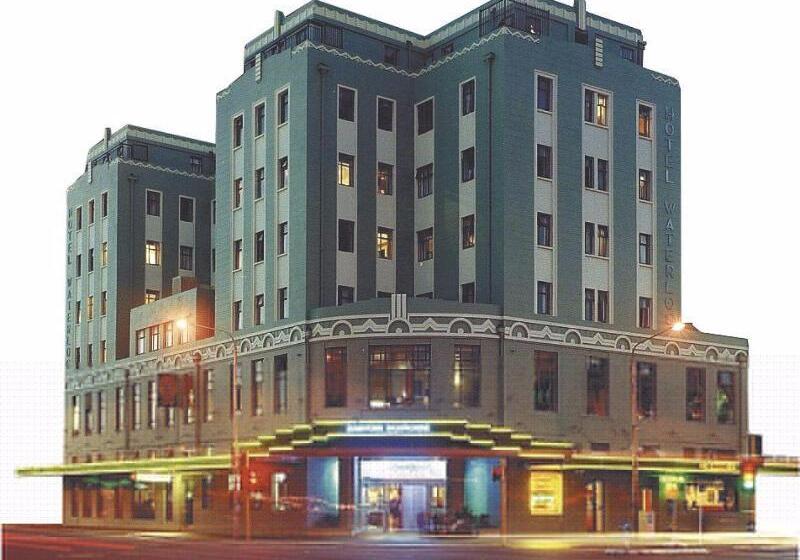 בית מלון כפרי Waterloo & Backpackers