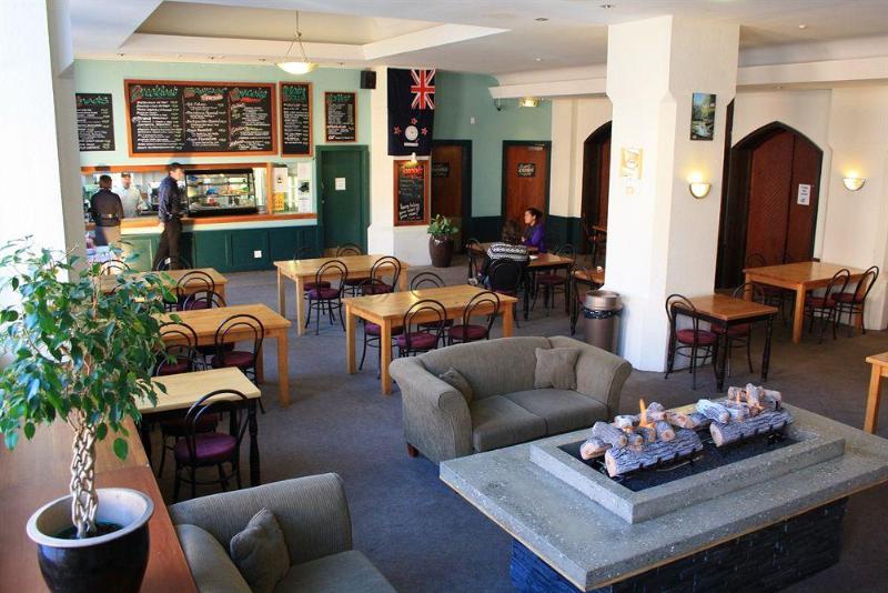 בית מלון כפרי Waterloo & Backpackers