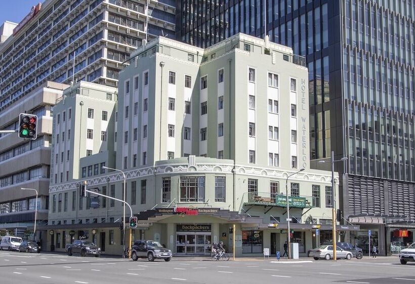 בית מלון כפרי Waterloo & Backpackers