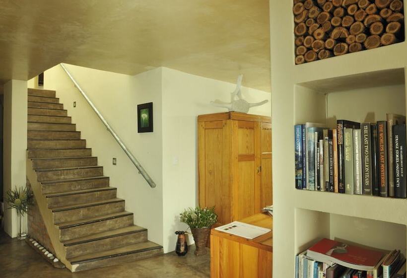 בית מלון כפרי Whalesong Lodge