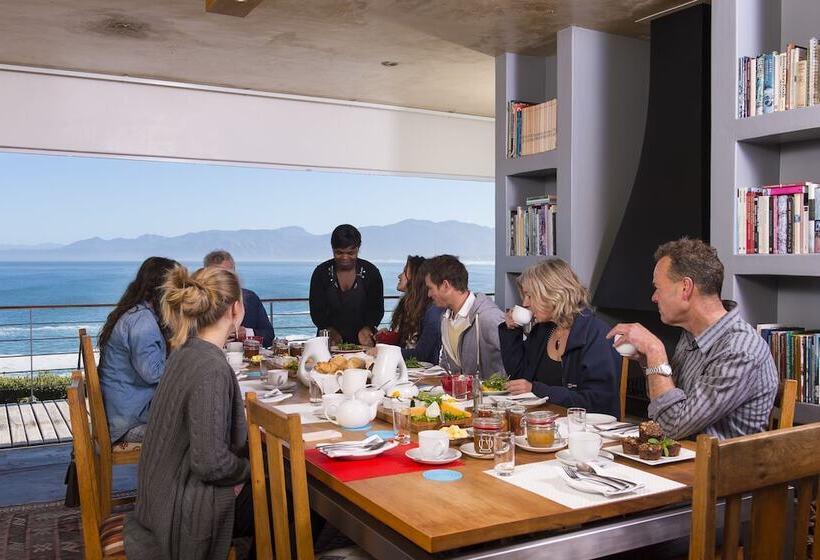 בית מלון כפרי Whalesong Lodge