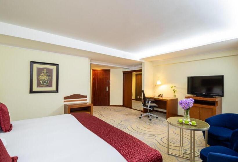 Kempinski Hotel Khan Palace